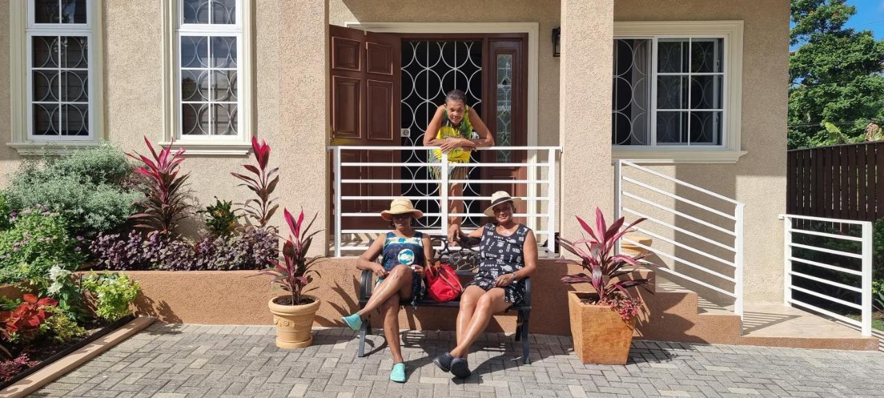Komfort Getaway Villa At Countrymist Ocho Rios Eksteriør bilde